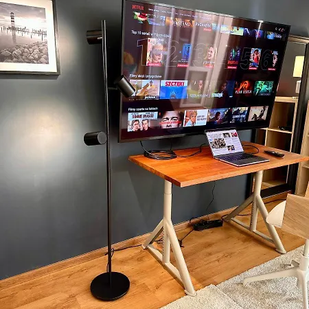 Beauty 2 Wifi 1 Gbs Tv'80 Netflix Hbo Disney+ Varšava