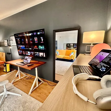 Beauty 2 Wifi 1 Gbs Tv'80 Netflix Hbo Disney+ Varsavia