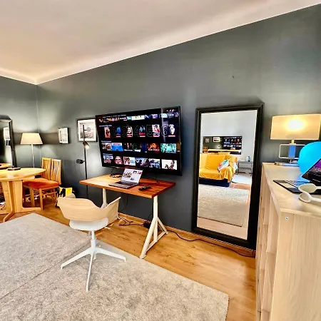 Beauty 2 Wifi 1 Gbs Tv'80 Netflix Hbo Disney+ Warschau